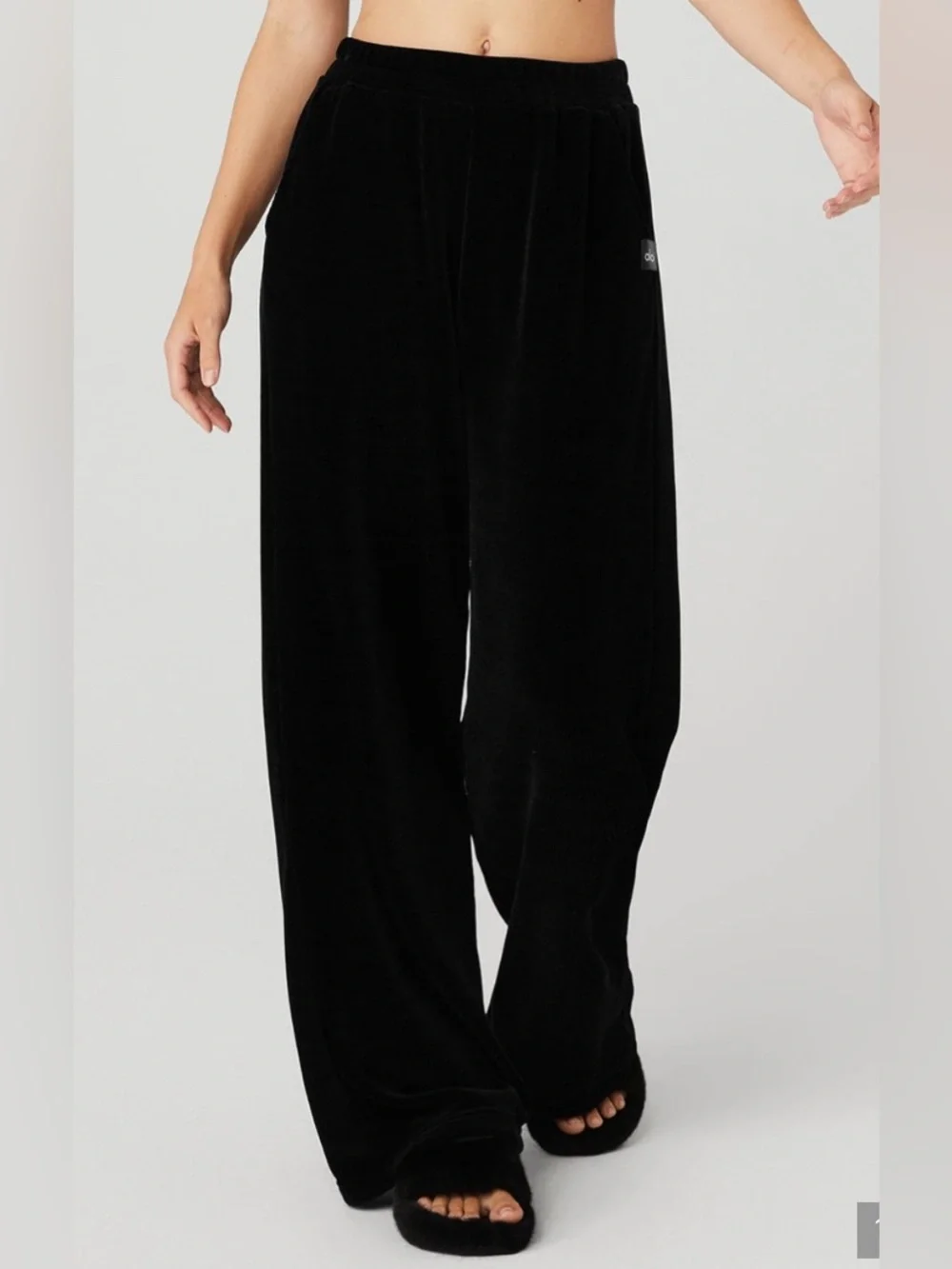 Alo Yoga Chalet Chenille Wide Leg Pants Sz M Black High Rise Soft Cozy Lounge